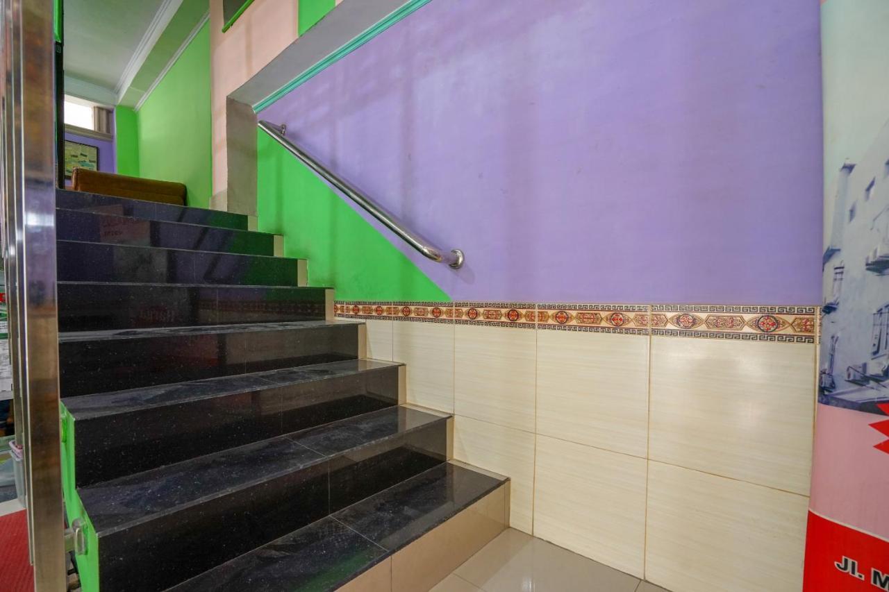 Oyo 1495 Hotel Lendosis Palembang Exterior photo